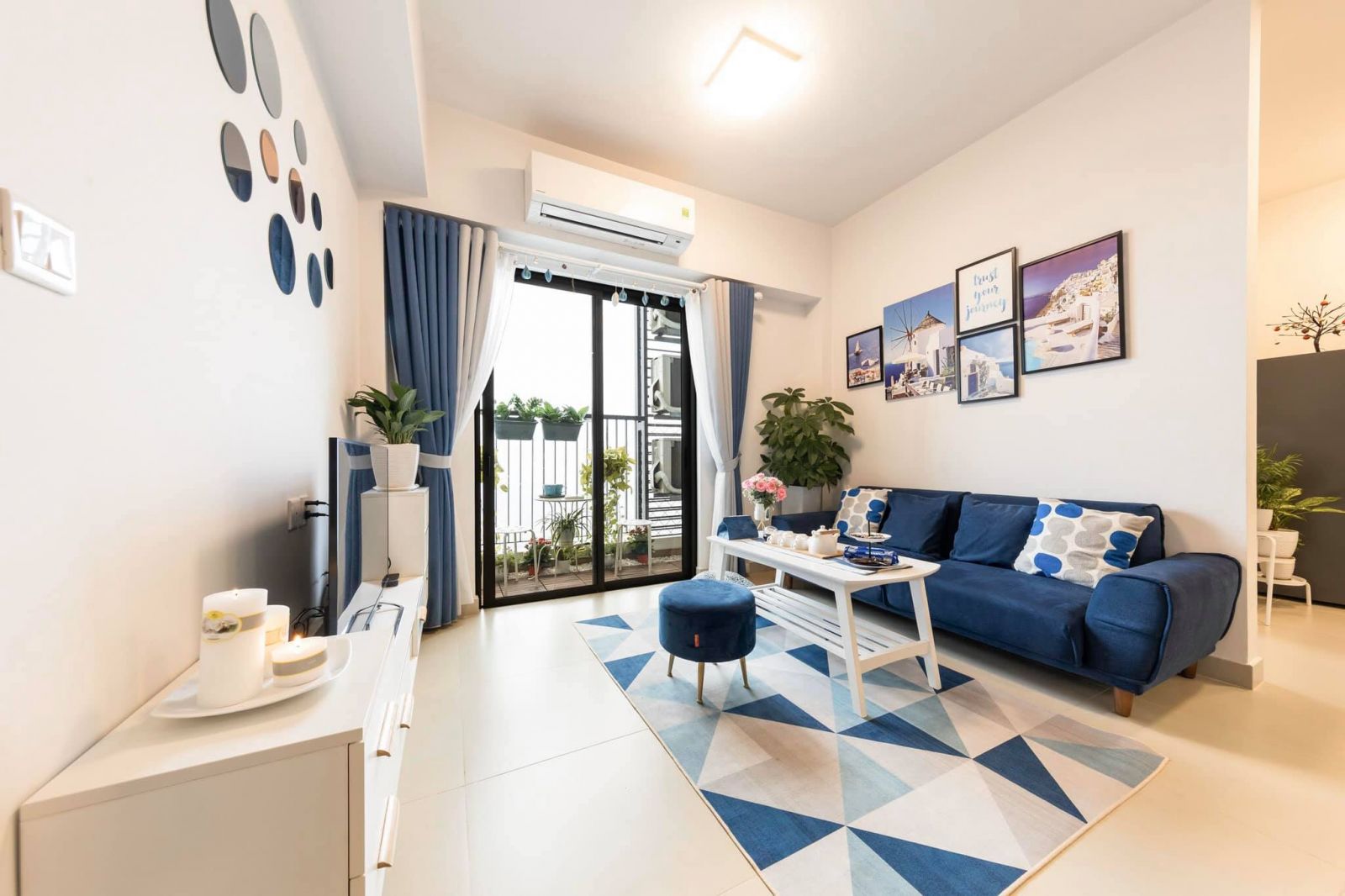 High class 3 bedroom apartment for rent in S2.01 VinHomes Ocean Park